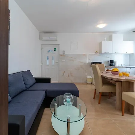 Slavisa Apartment *